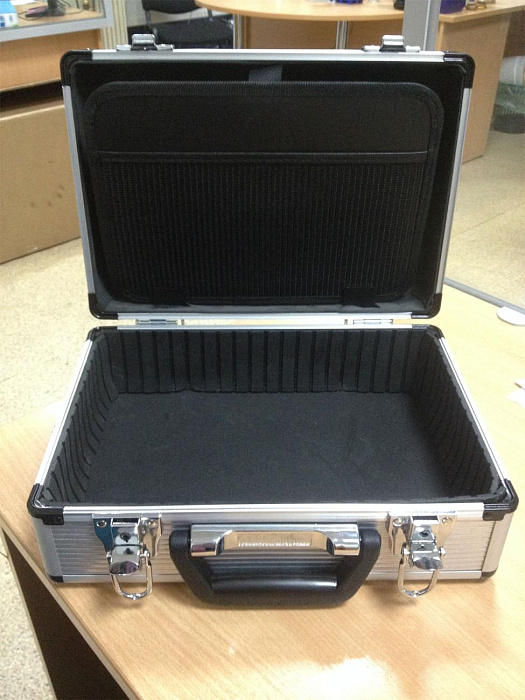 Металлический кейс