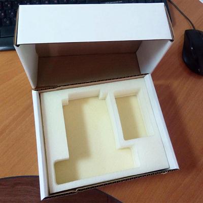 Коробка с изолоном